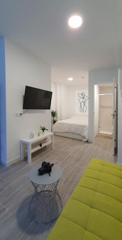 Apartamento De 2020 A Estrenar En Pleno Centro1B Algeciras Bagian luar foto